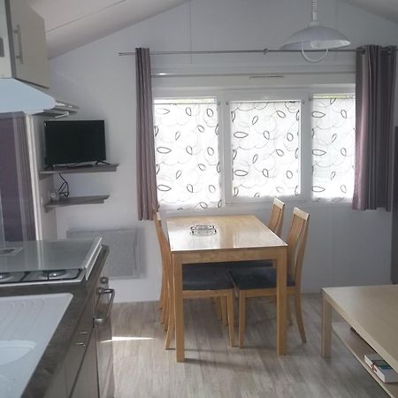 Camping Aire Du Gros Pre Lesseux ภายนอก รูปภาพ