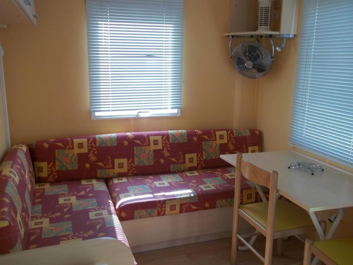 Camping Aire Du Gros Pre Lesseux ภายนอก รูปภาพ